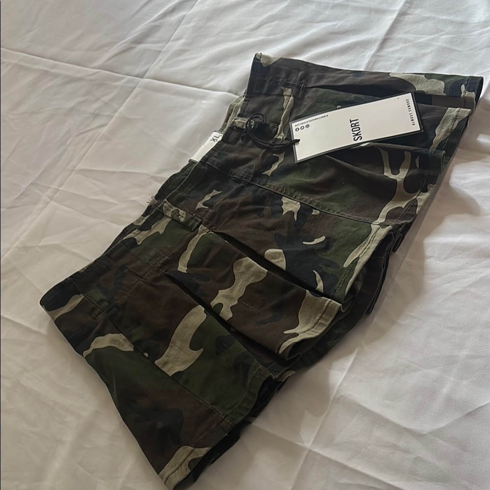 Almost Famous Green Camouflage Cargo Shorts